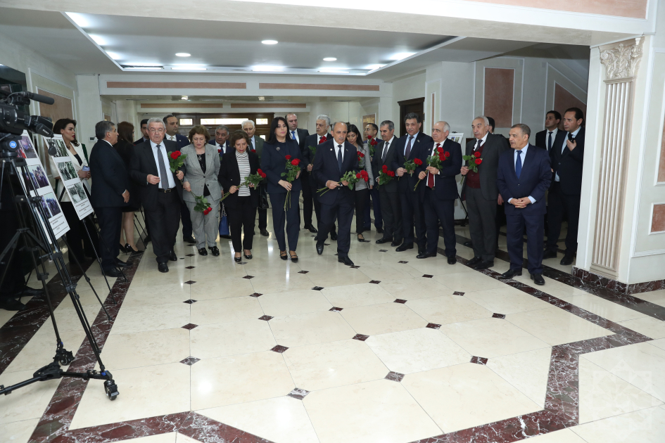 “Milli yaddaşın suverenliyə çağırışı - soyqırımı və Qərbi Azərbaycan həqiqətləri" mövzusunda panel iclas keçirilib