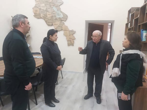 Xalq şairi Vahid Əziz , Qərbi Azərbaycan Araşdırmalar Mərkəzinim qonağı oldu.