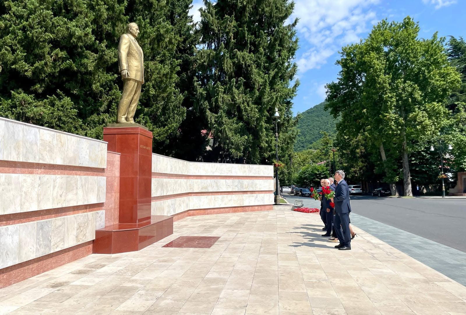 “Qərbi Azərbaycan İrsi” kitabının I cildinin təqdimat mərasimi keçirilib