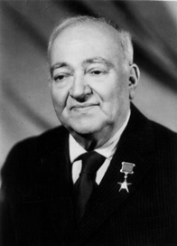 MUSTAFA BƏY TOPÇUBAŞOV