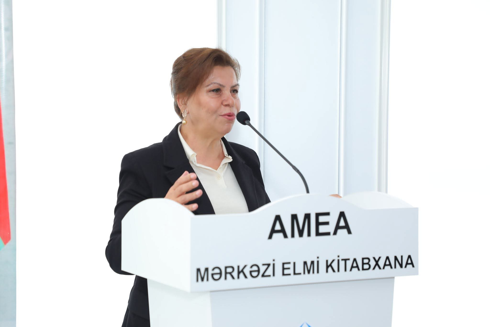 AMEA-DA “QƏRBİ ZƏNGƏZUR TOPONİMLƏRİNİN İZAHLI LÜĞƏTİ” KİTABININ TƏQDİMATI KEÇİRİLİB..