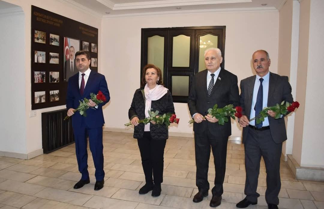 Prof.Mahirə Hüseynova və dos.Könül Həsənova Qax rayonunda keçirilən konfransda iştirak ediblər